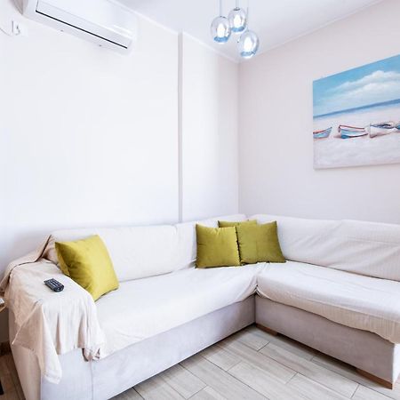 Family Apartment Near Port Пирея Екстериор снимка