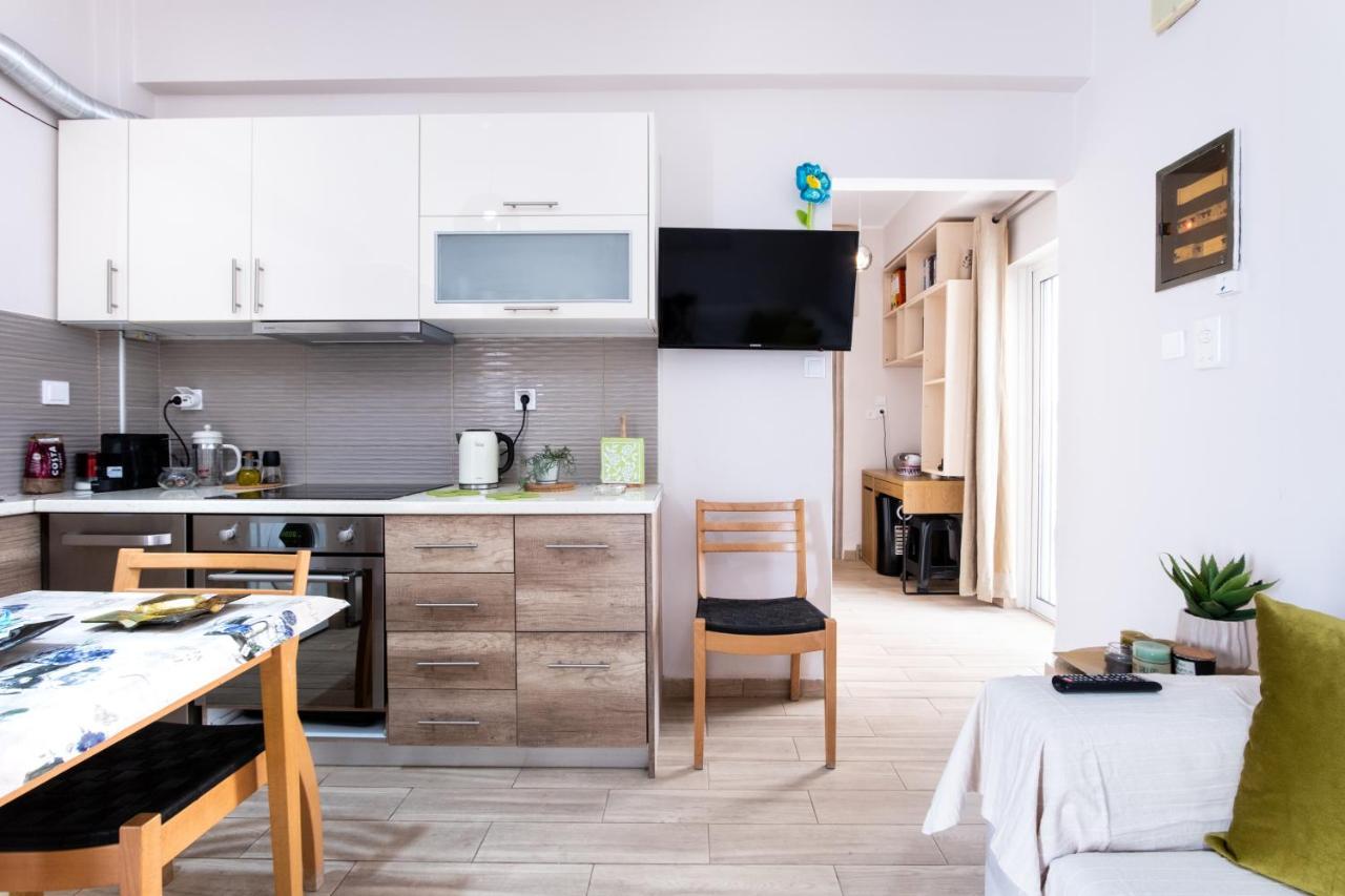 Family Apartment Near Port Пирея Екстериор снимка