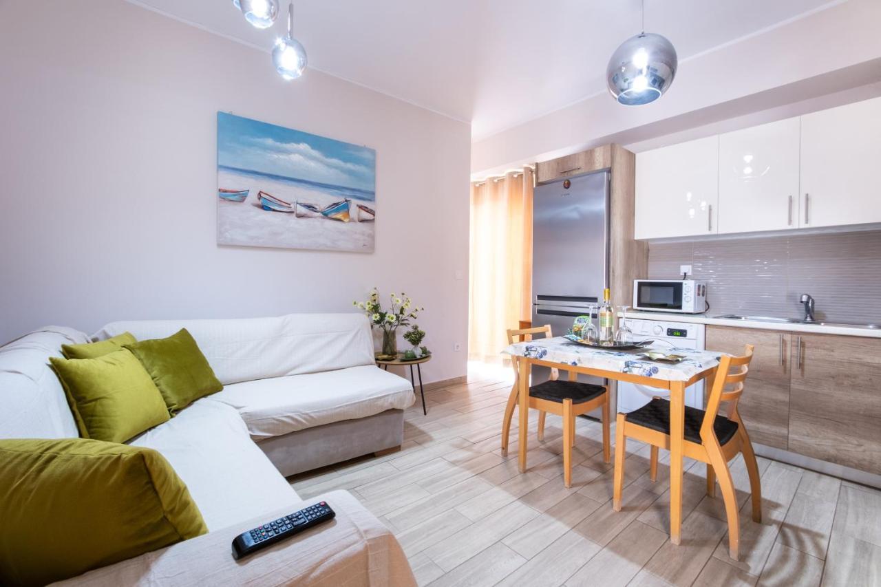 Family Apartment Near Port Пирея Екстериор снимка